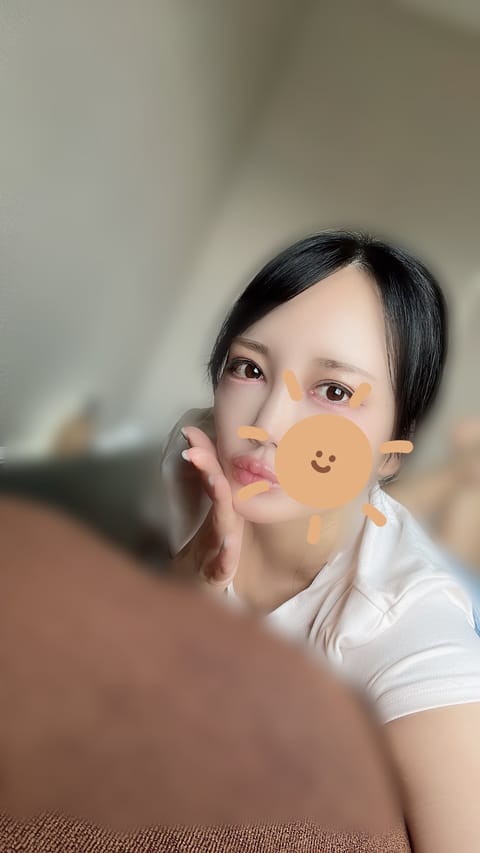 みんなGWは何して過ごすの？👒🫧

明日は11時からいるので
連休前に日々の疲れを
取りに来てね(  ˘³˘)💛