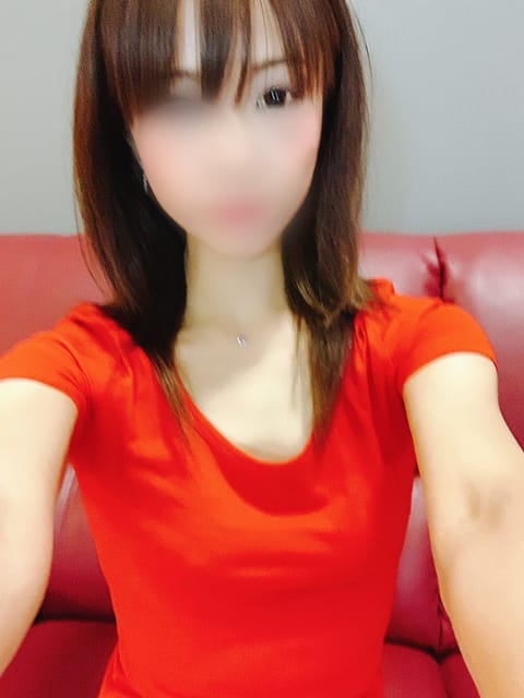 浦和メンズエステ
【紅】いおなです🌹

今日、初出勤をいたしました💓
皆さま、ご予約ありがとうございます✨✨