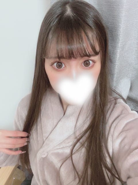 10日からレッドリボンにて初出勤する
ゆいです🌷

密着、四つん這い、フェザータッチが
得意です🔥

10日は14:30