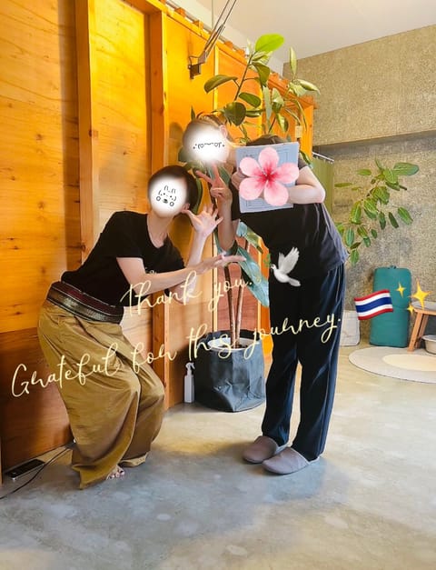 タイ古式マッサージレベル1
実技テストに合格しました🥳
とってもとっても嬉しいです☺️🌻

あたたかい先生🌸
モデル様方