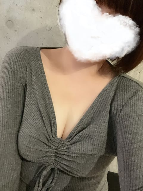 所沢に出勤したよ〜⭐️

今日は20時-23時30分まで！
今日は最近にしては珍しく空きあります🈳