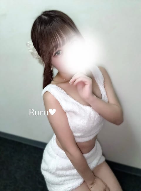 今日あったかいなぁ~❕

スタートから本指様だー🤍
14時からいます🤍

夕方1枠くらい空いてますのでチェックしてね(&