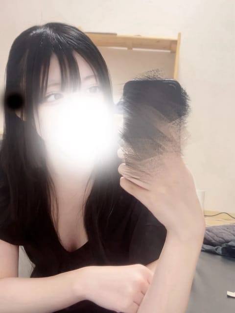 今日います🎶
急に暑くなってびっくり！！！！！
お部屋涼しくして待ってます♡