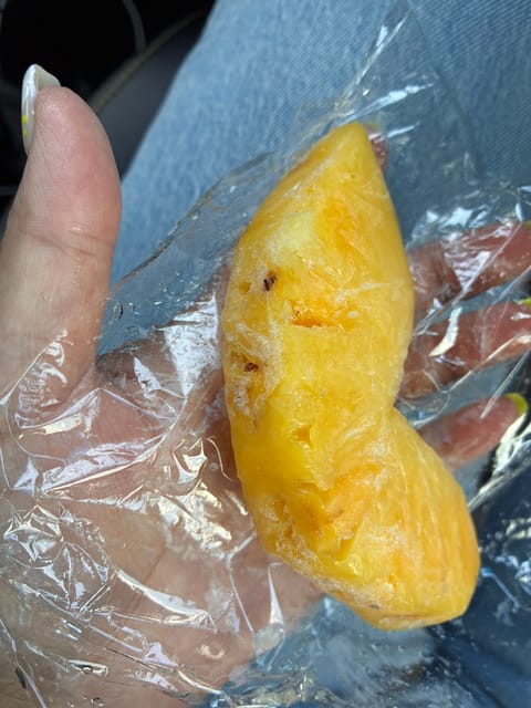 減量中の方にオススメのアイス✨

パイナップルを買ってきて、輪切りとか好きな形に切って、1つ1つラップに包んで冷凍するだ