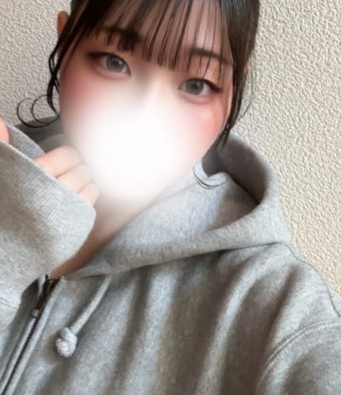 本日10時〜16時まで出勤します💕
久しぶりの出勤でわくわく🍒

最近本を読むことにはまってます📕✨

今は気にしない力