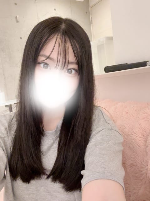 26.27日　夜練馬出勤してます❣️

台風🌀近づいてるから、雨すごいけど、遊びに来てくれるの待ってます🥹