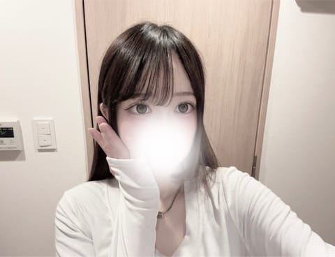 髪もメイクもいい感じにできた日は
    それだけでちょっとテンション上がる💭♡