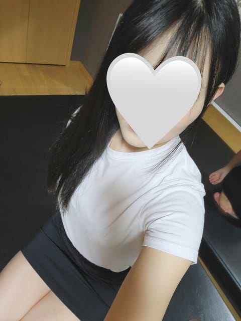 こんばんは😊

今日の5時まで出勤してます

ご予約お待ちしております(*^^*)