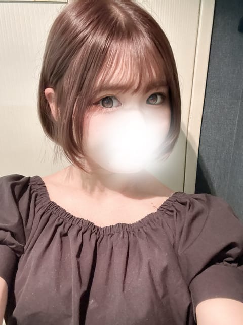 イメチェンしました✂️
次回は17日水曜日18:30~24:00でいます🍀*゜