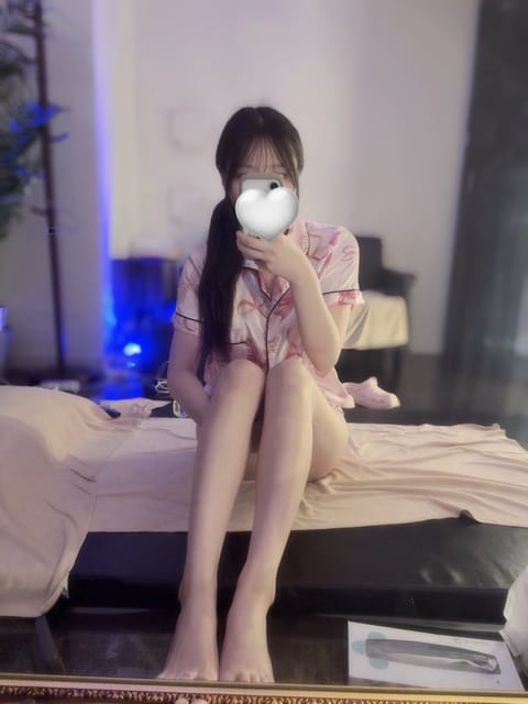 21:00~いるよ🤍

久々の遅番❕❕
最近夜遅くまでいること少なかったから新鮮🌟

週初めの月曜だけど会いに来てくれた