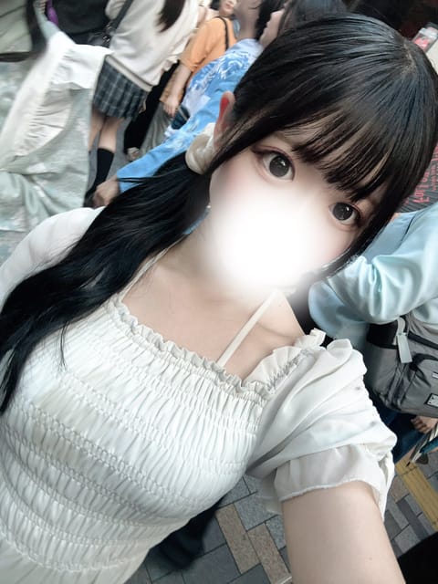 カミナリなってる🥹⚡️
1人にしないで〜߹𖥦߹

登戸でお待ちしてます🥺