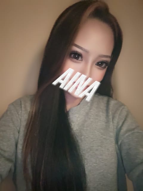 写真撮って無さすぎてすいません💦

本日19時30～22時までいます🩷
お時間合うお兄様是非おまちしてます😫🩷