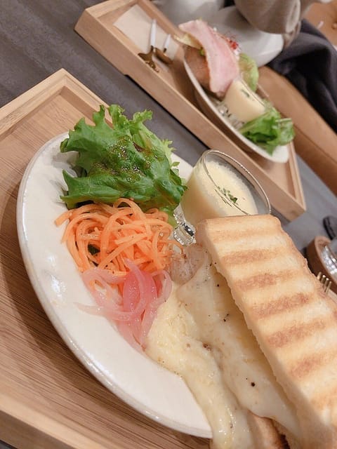 こんにちは😊

天気がちょっと不安だけど
青葉祭りもあるし！
友達とふらりしてから出勤します!!

16:00-23:0