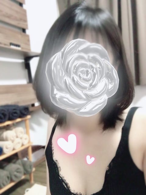 特別美人でも可愛い♥️訳でもありませんが…(*´^`)ｻﾞﾝﾈﾝ
愛嬌と人に寄り添う事は得意です︎︎👍🏻 -

いっぱい