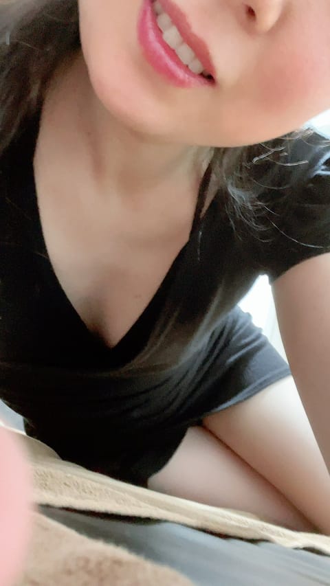 おはようございます😊
お盆休みスタートですね✨
皆さんどこか行かれるのかな〜🤔
遊び疲れや通常のお仕事だった方々も癒しに