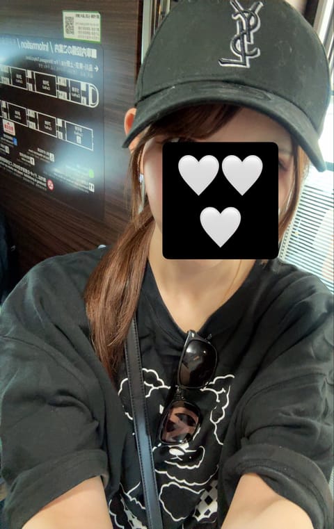 この前夏フェス行ってきたよ！バンドとか意外とちょっと好きなの、帽子汚い😭