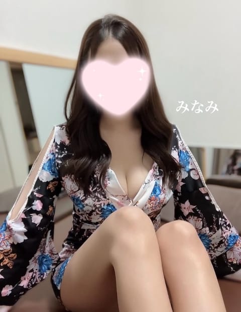 こんばんは！本日みなみ出勤日です🎀
10月29日(火)19時30分〜23時30分🈵
ご予約くださったお客様ありがとうござ