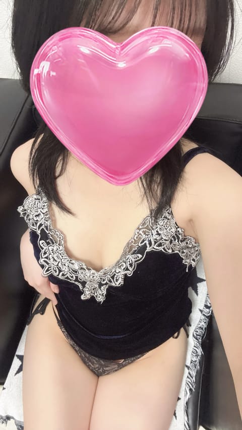 本日は13時-20時新宿御苑います🌸
お時間合う方是非遊びに来てください💕