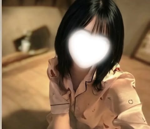 12時からいるよ🐬
🈳14:10～ あります（՞>‎⩊<՞）

風がもう秋だね〜〜🍁🍂