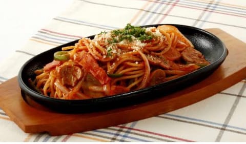 ナポリタンが食べたいと検索してましたら✨ 川越食堂
💁‍♀️驚きの価格で話題沸騰中の定食食堂。
•「伝説のナポリタン80