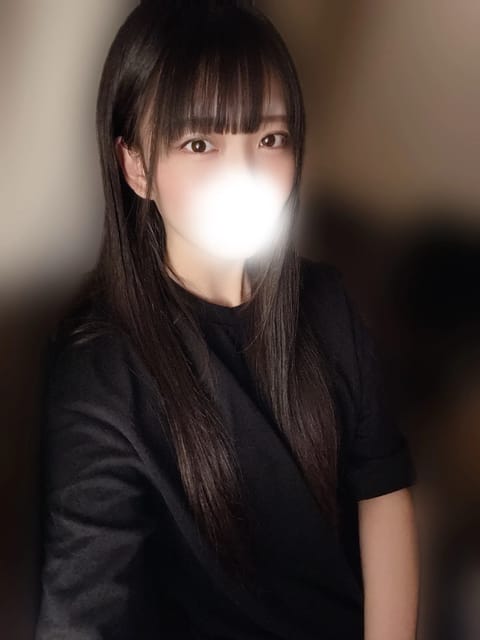 こんにちは‪🔆‬
本日も12:00-出勤です！

今日は天気悪くて1日雨みたいですね☔️
憂鬱な気持ち飛ばしにぜひ遊びに