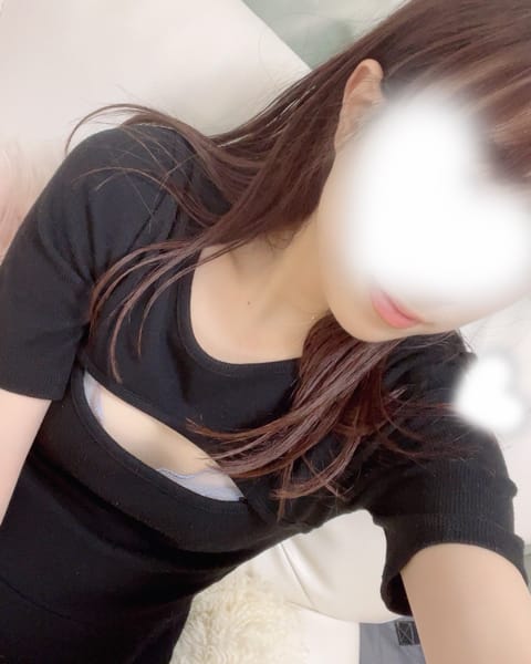 こんばんは😽

本日19時〜高円寺ルームにいます🤍

ご予約お待ちしています！