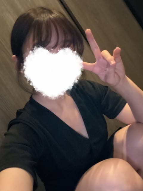 アロマキャンドル新人の雪野みゆです🌷
皆様に癒しの時間をご提供できるよう頑張ります！
本日11/6 21:00〜お待ちし