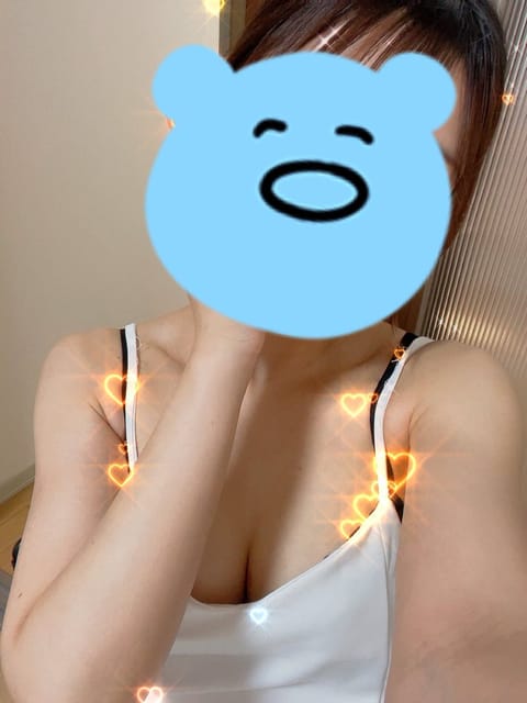 こんにちは〜おとはです🧚‍♀️
本日11時半〜出勤してます🫧

静岡まつりもいいけれど
Sweetでひと息ついてってくだ
