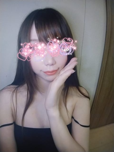 明日6/18 14時デビューの夏目すずです❤️
おっきいハート🥧❤️で癒します❣️