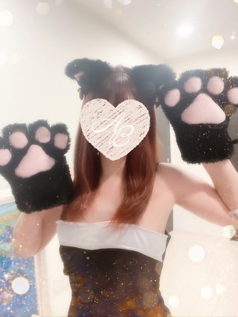 おはようございます！

せれなです！

今日12時〜16時まで居ます！

会えるの楽しみに待ってます！❤︎