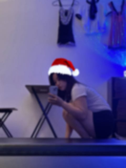 本日出勤します🎅
16:30~ご予約可能です✩.*˚
お部屋暖かくしてお待ちしております💖

ご予約してくれたお兄様方あ