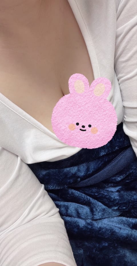 急ですが！本日出勤します🥰❣️❣️
お時間ある方は是非遊びに来て
ください🥲❤️❤️

ちなみに髪染めたので
是非みてほ