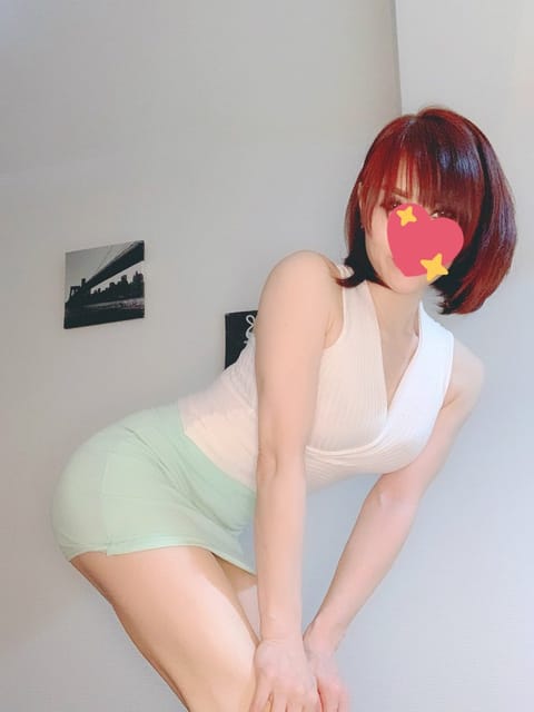 エクササイズ始めて1か月過ぎたよぉ😊
昨日お客様に前よりお尻大きくなったねって言われて✨やった❤️
お腹がまだまだ理想じ