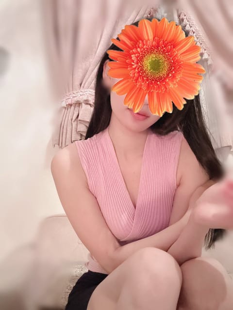 出勤しました！
本日17:00までです

ご予約お待ちしてます🌷🌷