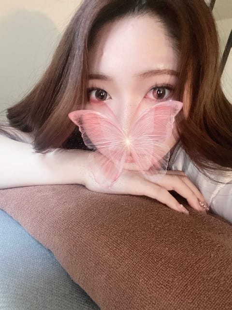 こんにちは😌💕
本日15時からの出勤です🤍
お部屋変更で登戸ルームになりましたのでご予約のお兄さんお間違えないようにお願