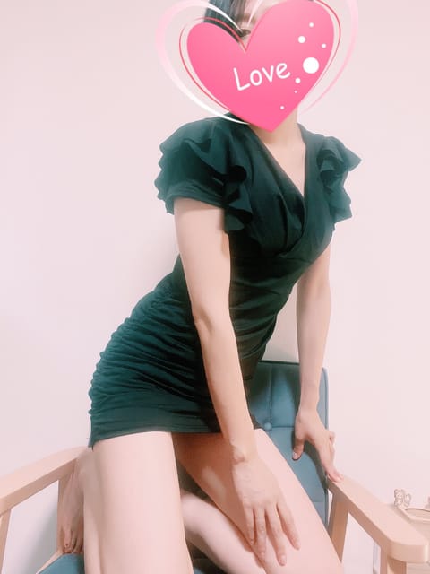 昨日、雨すごかったぁ☔
明日は出勤なんだけど…雨かな😭
濡れちゃうな…