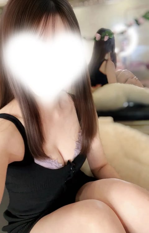 こんばんは🤍
ついに明日はデビューDAY (,,> <,,)ﾄﾞｷﾄﾞｷ
優しいお兄様方お待ちしています🌙 

𓍯 LI