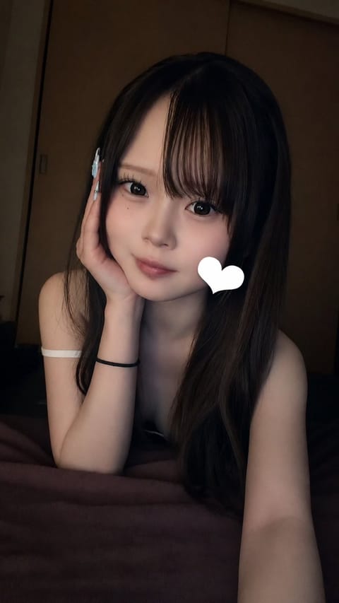 明日12:00〜🫧新橋います！
事前予約ありがとうございます♪
12:00〜、16:40〜🈳ご案内可能です！ご予約お待ち