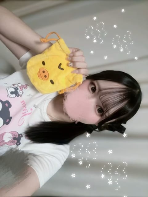 お部屋います◝✩
予約してくれたお兄さんたち会えるの楽しみです😻

ガチャガチャで1発でゲットした目当てのポーチ🐣💘うれ