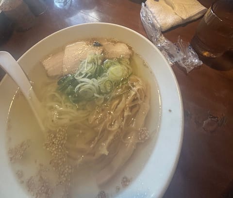 皆さんこんにちはー！
本日も24時から出勤です🫶
雪降んなくて悲しいけど美味しいラーメン食べて元気ついた🍜
今日はとって