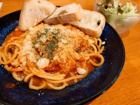 お気に入りのパスタ屋さんで🍝

幸せな時間〜💕
