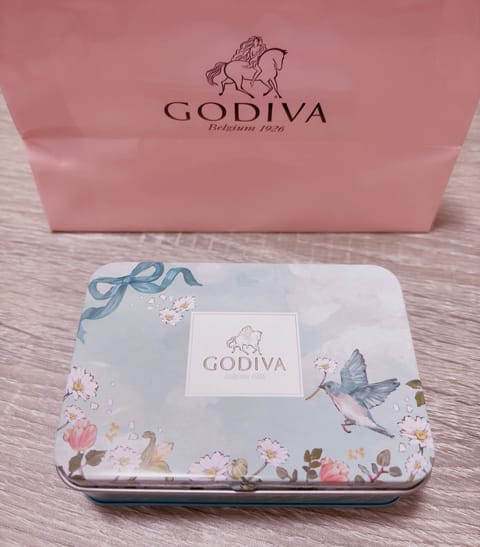 いつも来てくれるお客様から逆チョコ貰っちゃった🍫💭
はじめての逆チョコありがとう> < ♡