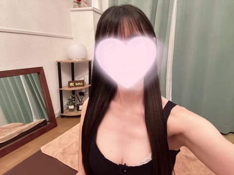 出勤しました！5時まで！
7月になっちゃった🌞
雨降ってますがお待ちしてます！☔️