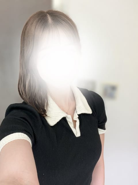こんにちは☀️

今日は、18:00~1:00 で渋谷にいます.ᐟ.ᐟ

おやすの日はみんな何して過ごしてますか？？🍀*