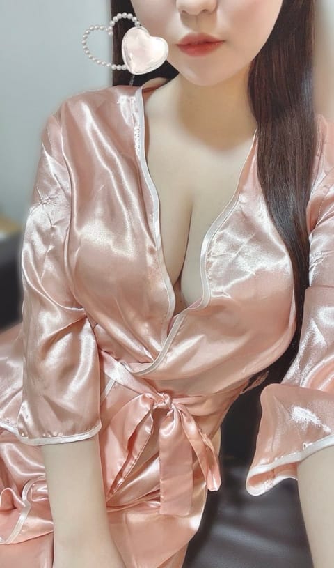 今週の出勤🤍

27日（水）17:40-22:30
29日（金）19:30-22:30
30日（土）11:00-17:3