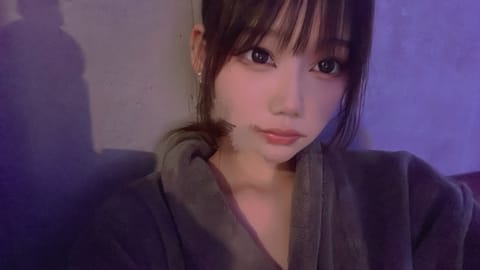 本日14:30〜出勤です💗‼️
最短17:55〜ご案内可能なので1週間の疲れ癒されに来てくれたら嬉しいです🫧🎀