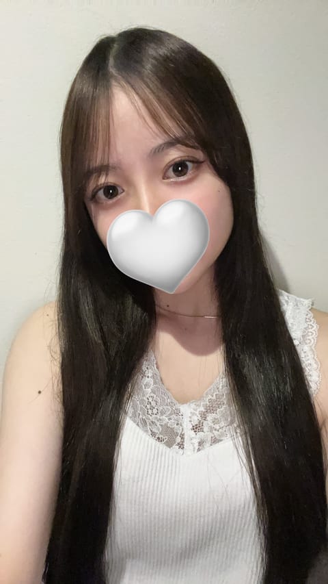 本日18時まで出勤してます🤍🤍
今日は天候が悪く寒いですがそんな日の癒しになれたら嬉しいです☺️
ぜひお待ちしております