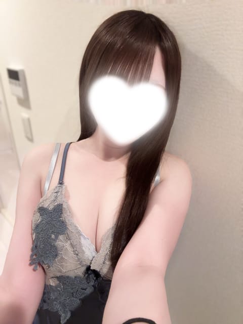 おはようございます✨♡
本日20時～29時までいます(ˆ.  . ꜀ˆ)

ちょっと大人っぽい衣装も似合うかなーと
思っ