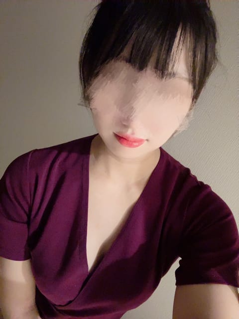 こんばんは！🌟

本日⏰21:00~24:30
出勤してますᐡ ᴗ  ᴗ ᐡ♡

いつもはいない曜日なので
はじめまして