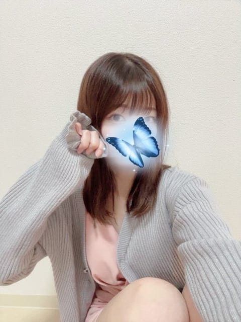 明日はクリスマスイブ🎅
12/24 19:30〜23:00
でお待ちしてます♡♡

寒いから風邪引かないで〜❣️❣️